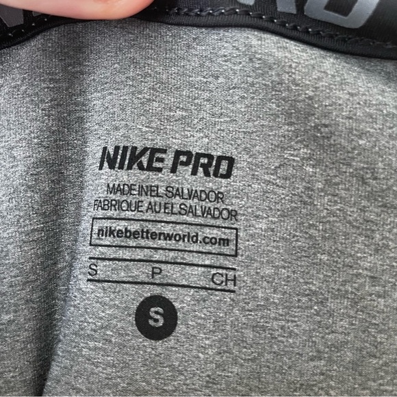 Nike PRO grey short sleeve v-neck size:S - Picture 3 of 5